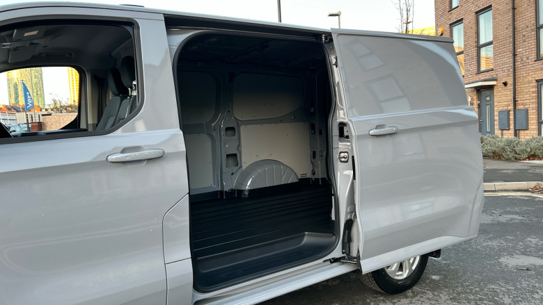 Ford Transit Custom E-320 L1 Rwd 100kW 65kWh H1 Van Limited Auto